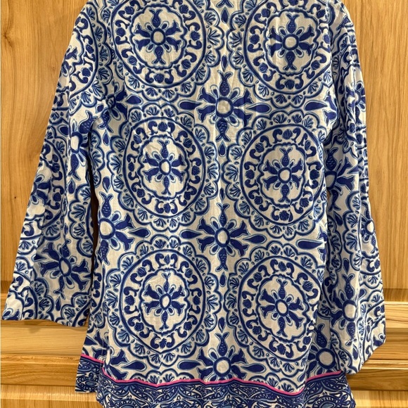 Lilly Pulitzer Cotton Vibrant Blue, White and Pink Patterned Women's Top Coastal - Picture 2 of 9